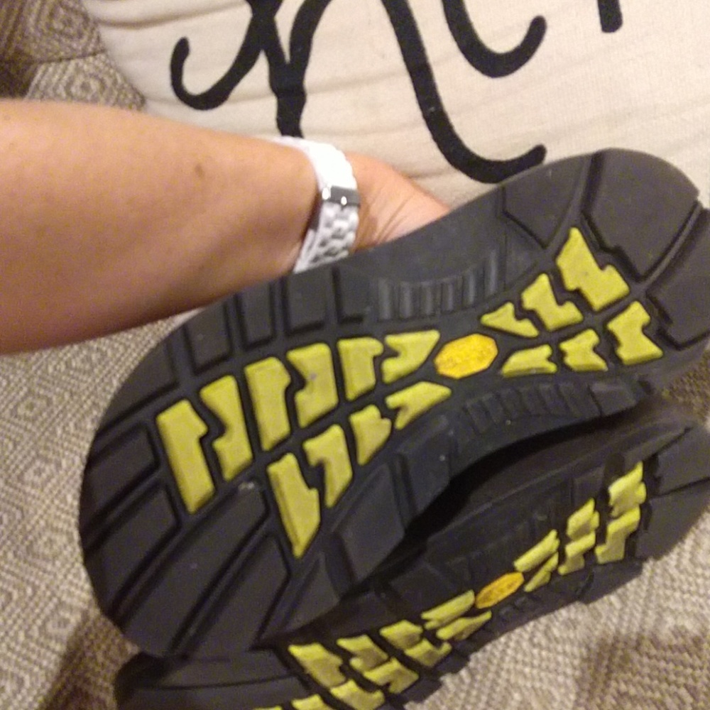 Chacos - Picture 3 of 6